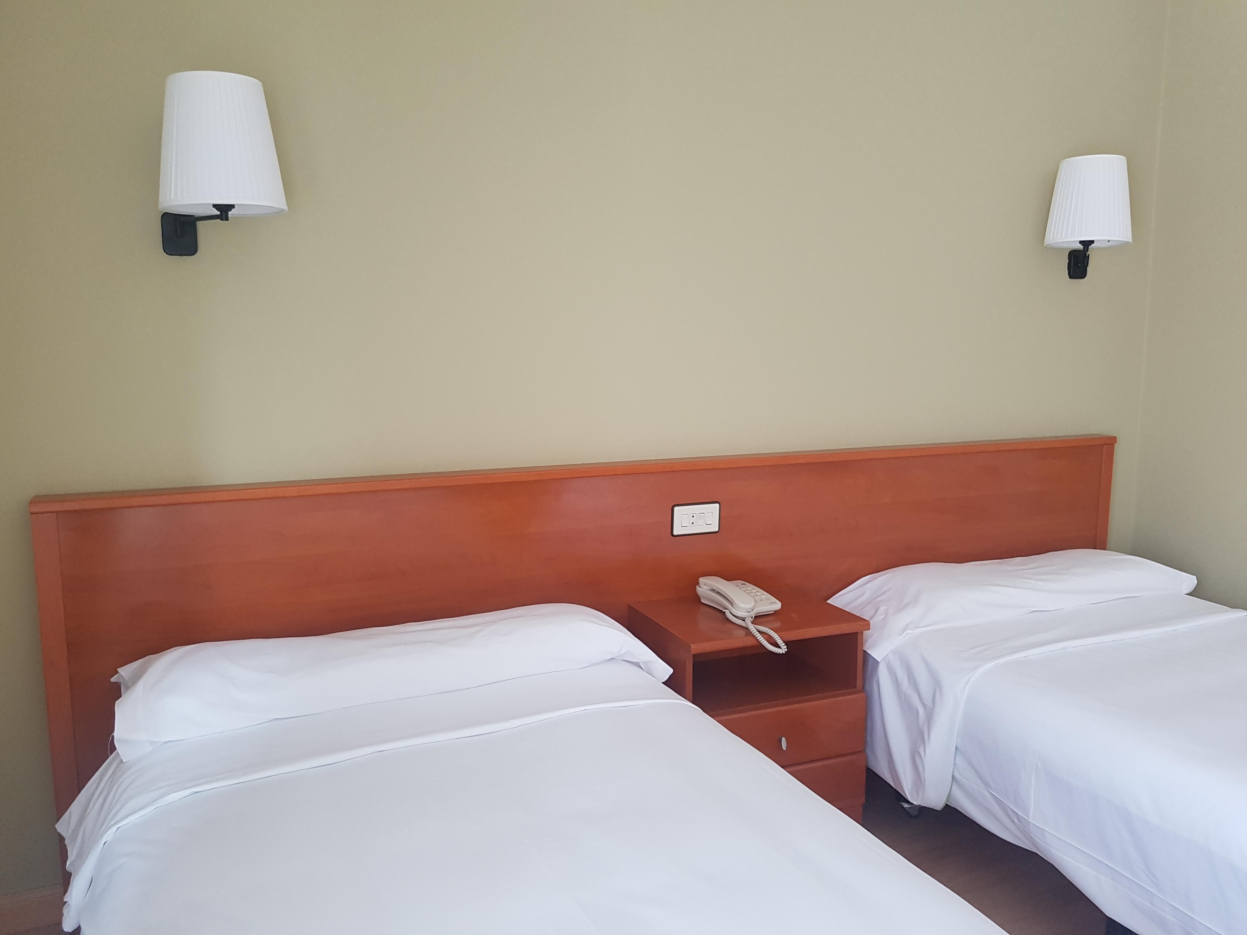 Hotel Arcea Villaviciosa Zewnętrze zdjęcie
