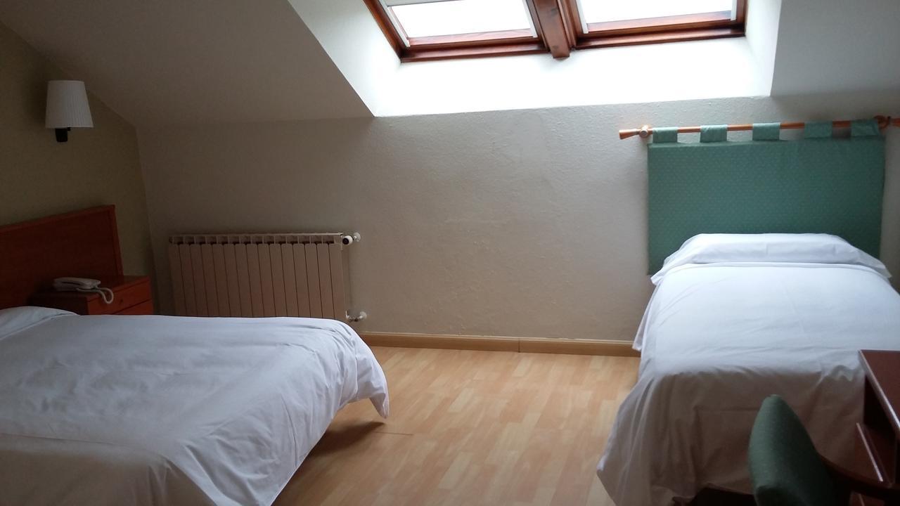 Hotel Arcea Villaviciosa Zewnętrze zdjęcie