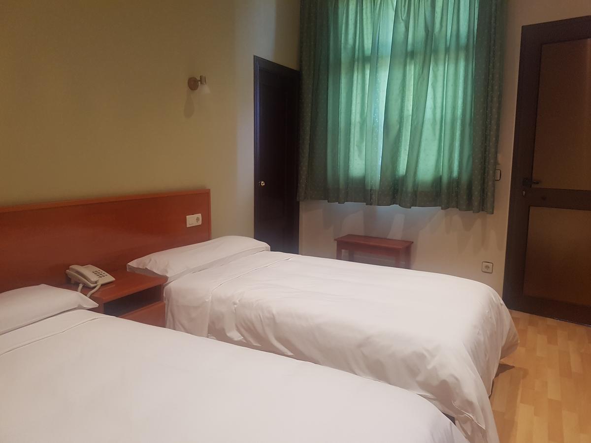 Hotel Arcea Villaviciosa Zewnętrze zdjęcie