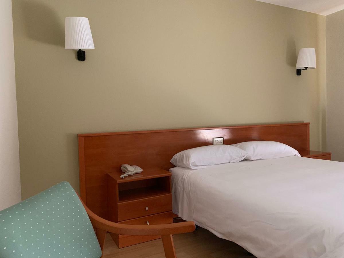 Hotel Arcea Villaviciosa Zewnętrze zdjęcie